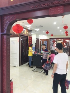 中國木門十大品牌走進(jìn)城外城